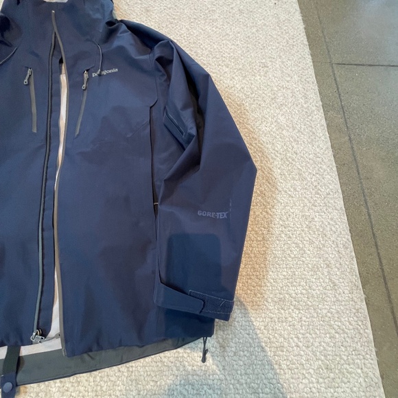 Patagonia Ski Jacket - Picture 1 of 8